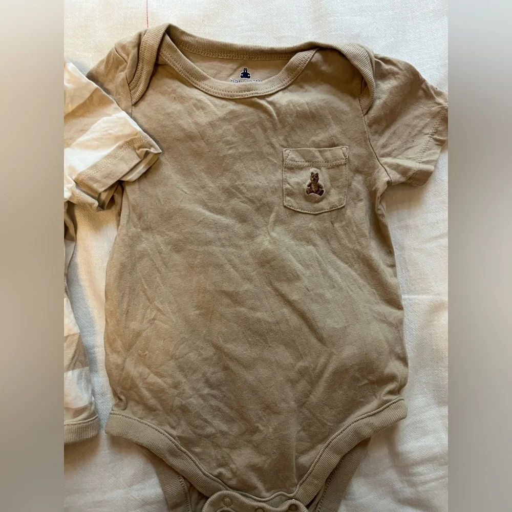 2 Baby Gap Short-Sleeve Stripes Neutral Tan Bodysuit Onesie